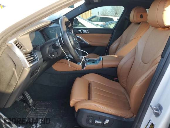 2022 BMW X6 xDrive40i with VIN 5UXCY6C08N9K10724, listed as a Copart auction lot 88091075 with 30,825 mi miles and Salvage Title. Bid and sale history available at carsss.com. Image 7.