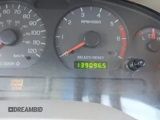 2002 Ford Mustang Standard z VIN 1FAFP40422F222075, wystawiony jako IAAI lot #42565741 z przebiegiem 139 096 mil mil oraz . Historia ofert i sprzedaży dostępna na DreamBid. Obrazek 7.