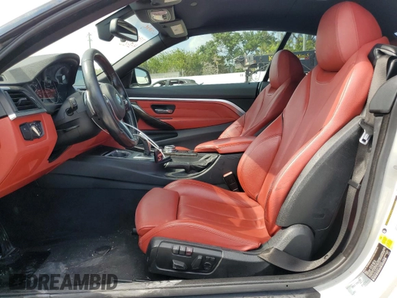 2015 BMW 4 Series 428i z VIN WBA3V5C53FP752002, wystawiony jako Copart lot #53228965 z przebiegiem 98 458 mil mil oraz Szkoda całkowita • Salvage title. Historia ofert i sprzedaży dostępna na DreamBid. Obrazek 7.