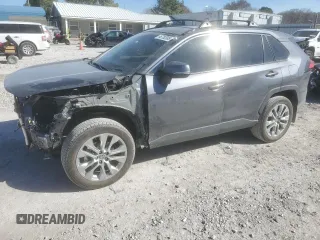 2024 Toyota RAV4 XLE Premium z VIN 2T3C1RFV9RC265849, wystawiony jako Copart lot #46782585 z przebiegiem 11 797 mil mil oraz Szkoda całkowita • Salvage title. Historia ofert i sprzedaży dostępna na DreamBid. Obrazek 1.