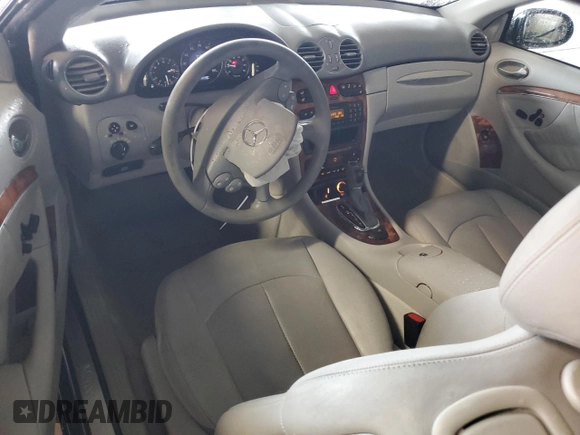 2004 Mercedes-Benz CLK 500 z VIN WDBTK75G34T031610, wystawiony jako Copart lot #73182024 z przebiegiem 107 955 mil mil oraz Szkoda całkowita • Salvage title. Historia ofert i sprzedaży dostępna na DreamBid. Obrazek 8.