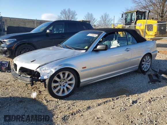 2001 BMW 3 Series 325Ci with VIN WBABS33441JY41864, listed as a Copart auction lot 82790624 with 141,764 mi miles and Salvage Title. Bid and sale history available at carsss.com. Image 1.
