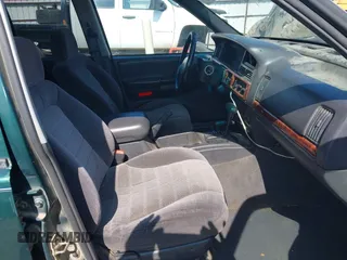 1998 Jeep Grand Cherokee Laredo с VIN 1J4GZ58S0WC154457, выставлен на аукционе IAAI как лот 42533109 с пробегом 214 953 миль миль и . История ставок и продаж доступна на DreamBid. Изображение 5.