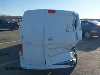2018 Nissan NV200 SV z VIN 3N6CM0KN5JK698851, wystawiony jako IAAI lot #41753691 z przebiegiem 41 037 mil mil oraz . Historia ofert i sprzedaży dostępna na DreamBid. Obrazek 16.