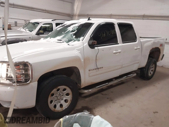 2011 Chevrolet Silverado 1500 with VIN 1GCPKTE39BF169611, listed as a IAAI auction lot 41270847 with 184,975 mi miles and . Bid and sale history available at DreamBid. Image 17.