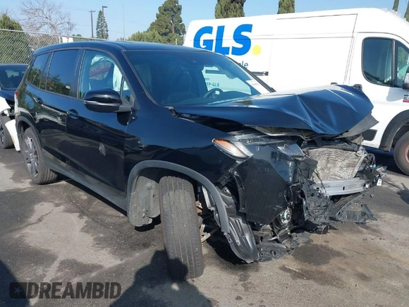 2021 Honda Passport EX-L with VIN 5FNYF7H5XMB013923, listed as a IAAI auction lot 41669295 with 42,969 mi miles. Bid and sale history available at carsss.com. Image 1.