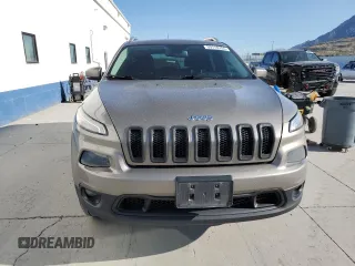 2017 Jeep Cherokee Latitude with VIN 1C4PJMCS7HW615637, listed as a Copart auction lot 59110765 with 179,248 mi miles and Salvage title. Bid and sale history available at DreamBid. Image 5.