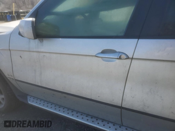 2001 BMW X5 4.4i with VIN WBAFB33581LH19977, listed as a Copart auction lot 48957175 with 0 mi miles and Salvage Title. Bid and sale history available at carsss.com. Image 7.