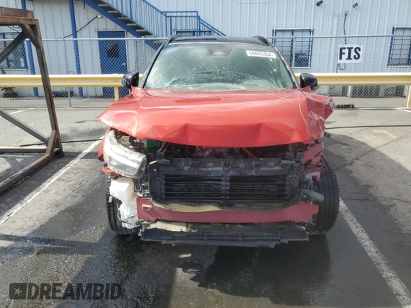 2022 Volvo XC40 Twin Plus z VIN YV4ED3UR4N2717241, wystawiony jako Copart lot #68005304 z przebiegiem Nie podano mil oraz Szkoda całkowita • Salvage title. Historia ofert i sprzedaży dostępna na DreamBid. Obrazek 5.