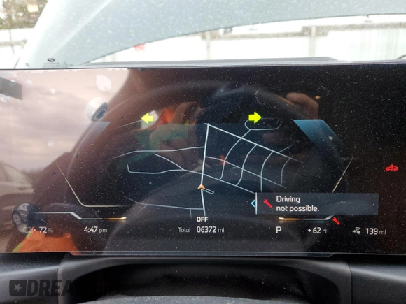 2024 BMW i4 eDrive35 z VIN WBY43AW00RFR50115, wystawiony jako Copart lot #47269035 z przebiegiem 6 372 mil mil oraz Szkoda całkowita • Salvage title. Historia ofert i sprzedaży dostępna na DreamBid. Obrazek 9.
