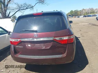 2011 Honda Odyssey EX-L with VIN 5FNRL5H69BB093996, listed as a IAAI auction lot 42151381 with 88,531 mi miles and . Bid and sale history available at carsss.com. Image 16.