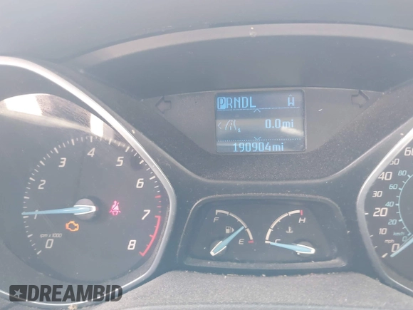 2012 Ford Focus SE z VIN 1FAHP3F24CL294391, wystawiony jako IAAI lot #42545359 z przebiegiem 190 904 mil mil oraz . Historia ofert i sprzedaży dostępna na DreamBid. Obrazek 7.