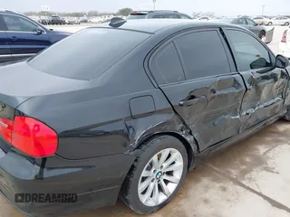 2011 BMW 3 Series 328i xDrive with VIN WBAPK7C59BF082168, listed as a IAAI auction lot 41593485 with 203,099 mi miles. Bid and sale history available at carsss.com. Image 18.