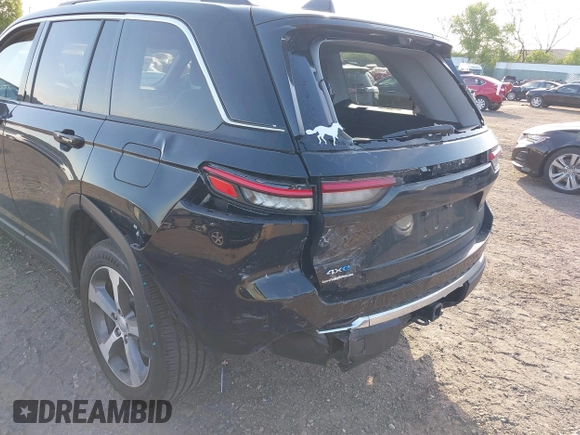 2024 Jeep Grand Cherokee с VIN 1C4RJYB61RC713750, выставлен на аукционе IAAI как лот 42149409 с пробегом 9 931 миль миль и . История ставок и продаж доступна на DreamBid. Изображение 18.