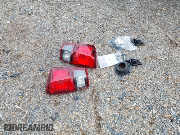 2021 Toyota Tacoma SR z VIN 3TMCZ5AN6MM444433, wystawiony jako IAAI lot #42260193 z przebiegiem 47 351 mil mil oraz . Historia ofert i sprzedaży dostępna na DreamBid. Obrazek 12.