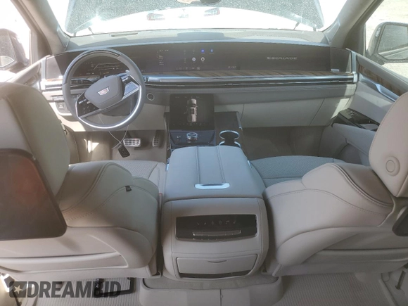2025 Cadillac Escalade z VIN 1GYS9GRL2SR150916, wystawiony jako Copart lot #54397255 z przebiegiem 3 650 mil mil oraz Szkoda całkowita • Salvage title. Historia ofert i sprzedaży dostępna na DreamBid. Obrazek 8.