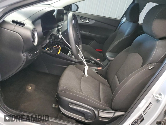 2021 Kia Forte FE with VIN 3KPF24ADXME269696, listed as a Copart auction lot 82281444 with 88,975 mi miles and Clean title. Bid and sale history available at DreamBid. Image 7.