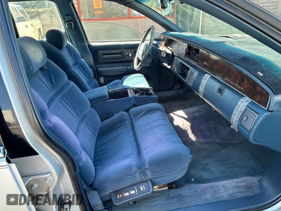 1992 Buick Roadmaster Ltd with VIN 1G4BT5370NR427263, listed as a Copart auction lot 77878424 with 80,825 mi miles and Clean Title. Bid and sale history available at DreamBid. Image 5.