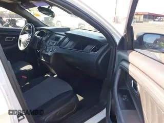 2013 Ford Police Interceptor z VIN 1FAHP2M82DG132383, wystawiony jako IAAI lot #41851540 z przebiegiem 172 639 mil mil oraz . Historia ofert i sprzedaży dostępna na DreamBid. Obrazek 5.