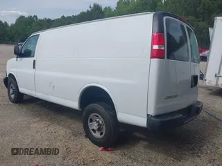 2020 Chevrolet Express Cargo with VIN 1GCWGAFP7L1128105, listed as a IAAI auction lot 42186923 with 183,036 mi miles and . Bid and sale history available at DreamBid. Image 3.