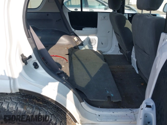 2002 Isuzu Rodeo S with VIN 4S2CK58W524321108, listed as a IAAI auction lot 42352330 with 270,614 mi miles and . Bid and sale history available at DreamBid. Image 8.