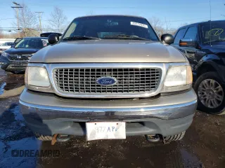 2000 Ford Expedition XLT with VIN 1FMRU1667YLB59133, listed as a Copart auction lot 45572835 with 206,773 mi miles and Salvage Title. Bid and sale history available at DreamBid. Image 5.