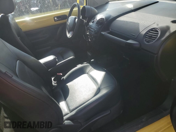 2010 Volkswagen Beetle with VIN 3VWPW3AGXAM018270, listed as a Copart auction lot 48706185 with 157,896 mi miles and Clean title. Bid and sale history available at DreamBid. Image 8.
