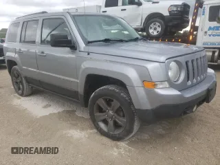 2015 Jeep Patriot High Altitude z VIN 1C4NJPFA2FD318571, wystawiony jako Copart lot #60547535 z przebiegiem 126 714 mil mil oraz Czysty tytuł • Clean title. Historia ofert i sprzedaży dostępna na DreamBid. Obrazek 4.