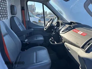 2019 Ford Transit z VIN 1FTYE2CM5KKB51406, wystawiony jako Copart lot #41748155 z przebiegiem 56 635 mil mil oraz Czysty tytuł • Clean title. Historia ofert i sprzedaży dostępna na DreamBid. Obrazek 5.