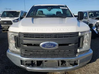 2017 Ford F-250 XL with VIN 1FTBF2A64HEE26438, listed as a Copart auction lot 45762404 with 133,077 mi miles and Salvage title. Bid and sale history available at DreamBid. Image 5.