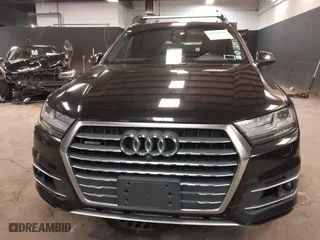 2017 Audi Q7 Premium Plus with VIN WA1LAAF7XHD039620, listed as a IAAI auction lot 40970830 with 119,531 mi miles. Bid and sale history available at carsss.com. Image 6.