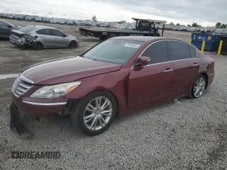 2013 Hyundai Genesis 3.8L z VIN KMHGC4DD2DU235715, wystawiony jako Copart lot #56106655 z przebiegiem 156 093 mil mil oraz Szkoda całkowita • Salvage title. Historia ofert i sprzedaży dostępna na DreamBid. Obrazek 1.