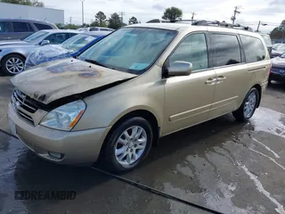 2007 Kia Sedona LX with VIN KNDMB233676171551, listed as a IAAI auction lot 40801032 with 142,581 mi miles. Bid and sale history available at carsss.com. Image 2.