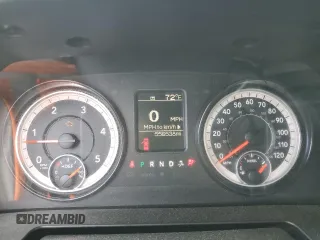 2018 Ram 3500 Tradesman z VIN 3C63RRGL1JG401195, wystawiony jako Copart lot #54166715 z przebiegiem 556 538 mil mil oraz Tytuł czysty. Historia ofert i sprzedaży dostępna na DreamBid. Obrazek 9.
