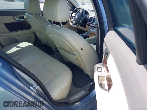 2009 Jaguar XF Premium Luxury with VIN SAJWA06B39HR06031, listed as a IAAI auction lot 41915119 with Not Provided miles and . Bid and sale history available at DreamBid. Image 8.
