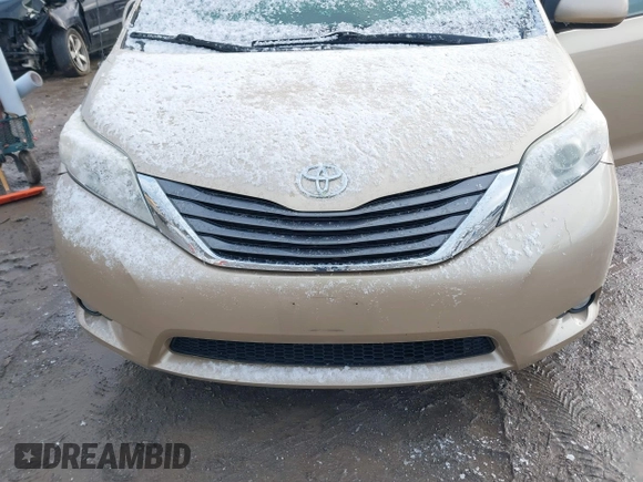 2012 Toyota Sienna XLE z VIN 5TDDK3DCXCS047040, wystawiony jako IAAI lot #41494904 z przebiegiem 117 696 mil mil oraz . Historia ofert i sprzedaży dostępna na DreamBid. Obrazek 6.