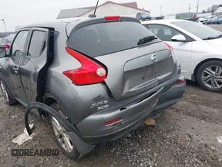2011 Nissan Juke SL with VIN JN8AF5MV6BT007384, listed as a IAAI auction lot 42025909 with 202,840 mi miles. Bid and sale history available at carsss.com. Image 6.