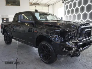 2021 Ram 2500 Laramie z VIN 3C6UR5FL9MG531373, wystawiony jako Copart lot #58844015 z przebiegiem 96 144 mil mil oraz Szkoda całkowita • Salvage title. Historia ofert i sprzedaży dostępna na DreamBid. Obrazek 1.