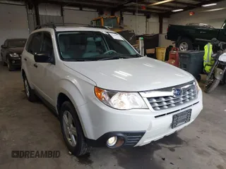 2012 Subaru Forester 2.5X with VIN JF2SHABC0CH461107, listed as a IAAI auction lot 42000513 with 70,598 mi miles. Bid and sale history available at carsss.com. Image 1.
