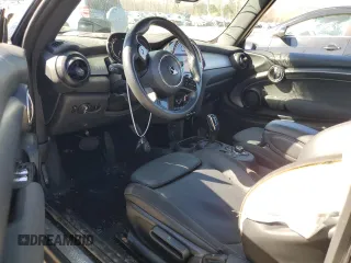 2022 MINI Convertible Cooper S z VIN WMW43DL09N3N62946, wystawiony jako Copart lot #52039284 z przebiegiem 20 736 mil mil oraz Szkoda całkowita • Salvage title. Historia ofert i sprzedaży dostępna na DreamBid. Obrazek 8.