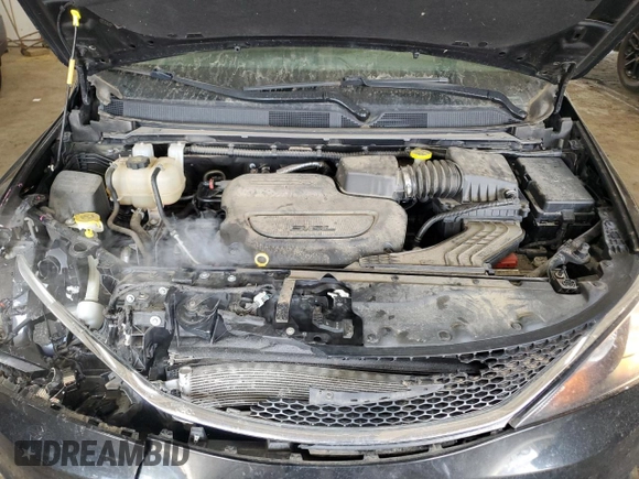 2020 Chrysler Voyager LXi z VIN 2C4RC1DG1LR262227, wystawiony jako Copart lot #50996495 z przebiegiem 115 529 mil mil oraz Szkoda całkowita • Salvage title. Historia ofert i sprzedaży dostępna na DreamBid. Obrazek 12.