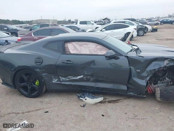 2016 Chevrolet Camaro 2SS with VIN 1G1FH1R71G0170640, listed as a IAAI auction lot 41590479 with NaN miles. Bid and sale history available at carsss.com. Image 13.
