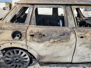 2017 MINI Hardtop 4 Door Cooper S z VIN WMWXU3C3XH2B64463, wystawiony jako Copart lot #48665685 z przebiegiem Nie podano mil oraz Nie do naprawy. Historia ofert i sprzedaży dostępna na DreamBid. Obrazek 10.