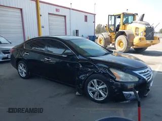 2015 Nissan Altima SL z VIN 1N4AL3AP7FN393277, wystawiony jako IAAI lot #42460201 z przebiegiem 187 606 mil mil oraz . Historia ofert i sprzedaży dostępna na DreamBid. Obrazek 1.
