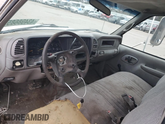 2001 GMC Sierra 1500 with VIN 3GDKC34GX1M100674, listed as a Copart auction lot 43498685 with 140,259 mi miles and Salvage Title. Bid and sale history available at DreamBid. Image 8.