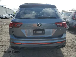 2022 Volkswagen Tiguan SE R-Line Black z VIN 3VV8B7AX9NM041704, wystawiony jako Copart lot #56583275 z przebiegiem 42 996 mil mil oraz Szkoda całkowita • Salvage title. Historia ofert i sprzedaży dostępna na DreamBid. Obrazek 6.