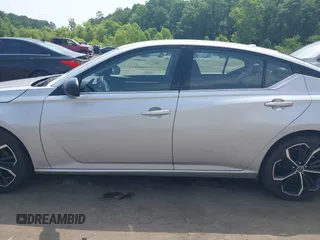 2023 Nissan Altima SR z VIN 1N4BL4CV3PN371333, wystawiony jako IAAI lot #42420194 z przebiegiem 47 460 mil mil oraz . Historia ofert i sprzedaży dostępna na DreamBid. Obrazek 14.