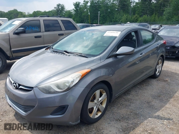 2013 Hyundai Elantra GLS z VIN 5NPDH4AE5DH449064, wystawiony jako IAAI lot #42481646 z przebiegiem 221 093 mil mil oraz . Historia ofert i sprzedaży dostępna na DreamBid. Obrazek 6.