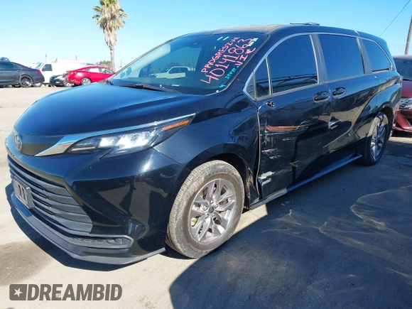 2021 Toyota Sienna LE with VIN 5TDKRKEC5MS043913, listed as a IAAI auction lot 40141863 with 89,439 mi miles. Bid and sale history available at carsss.com. Image 17.