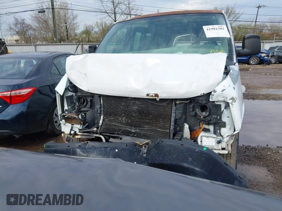 2003 GMC Savana z VIN 1GTFG25T831215242, wystawiony jako IAAI lot #41902381 z przebiegiem 260 499 mil mil oraz . Historia ofert i sprzedaży dostępna na DreamBid. Obrazek 11.